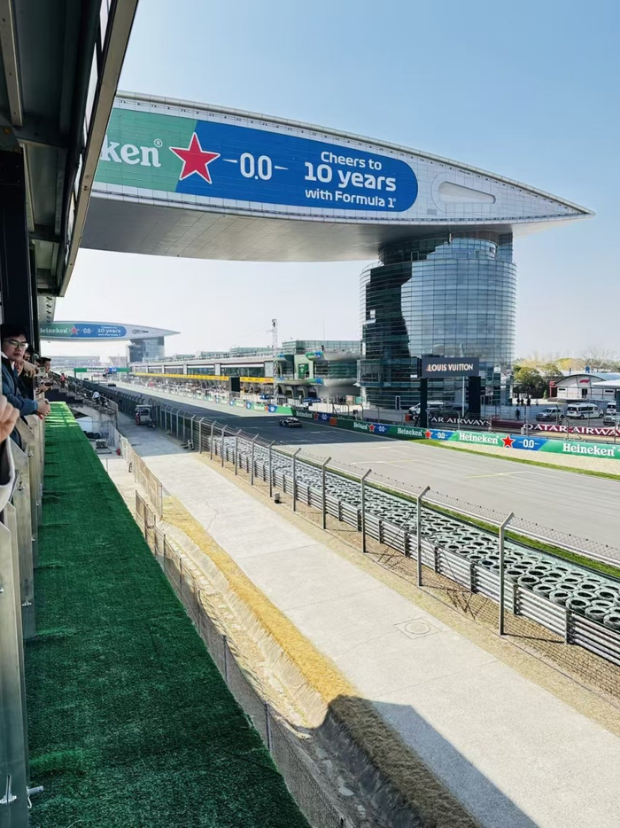 开云体育-探营上赛道围场，这些精彩不容错过|F1|上海国际赛车场|F1中国大奖赛|车迷|赛事_新浪体育_新浪新闻